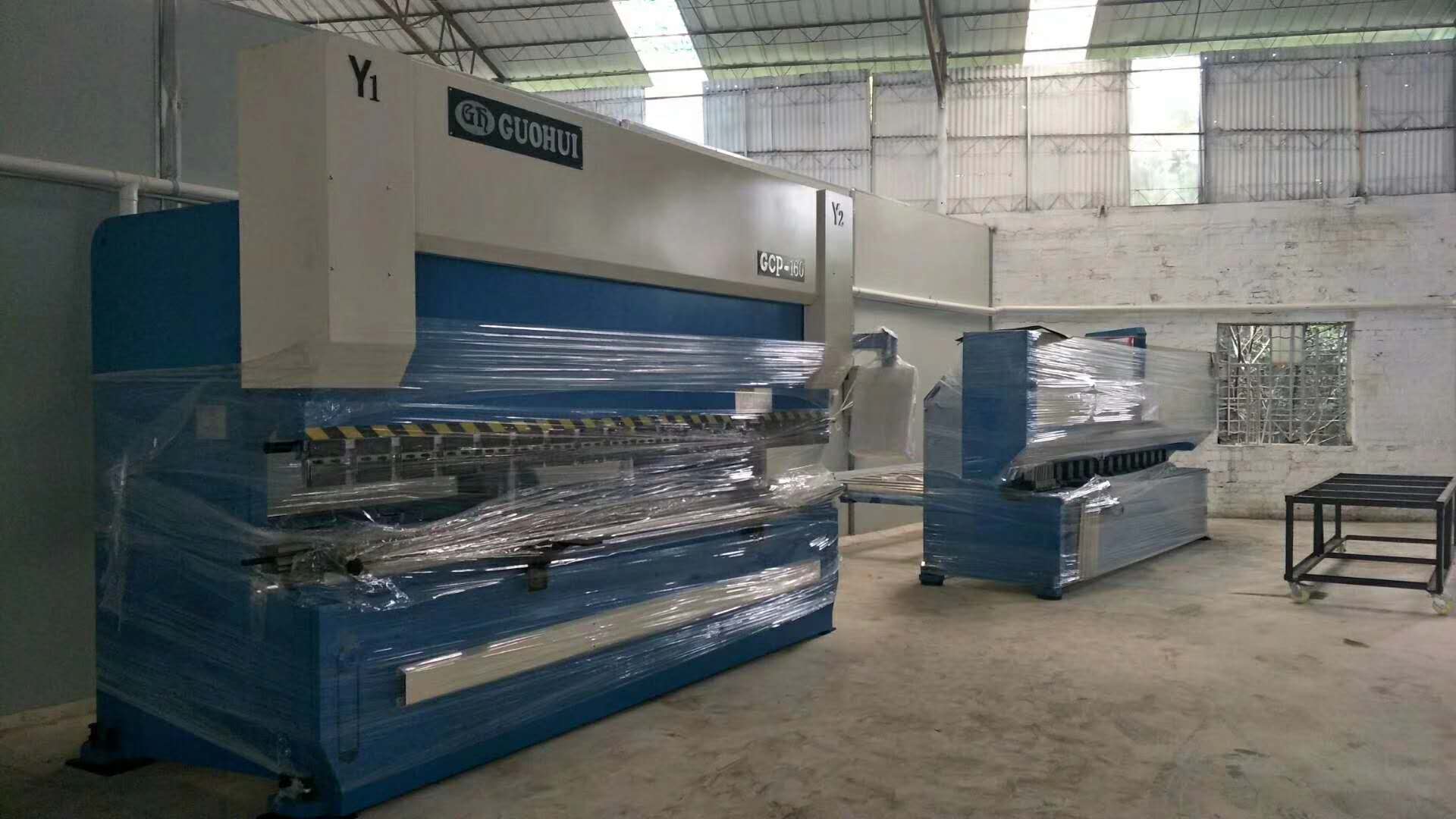 十月，金秋送爽，國輝送機